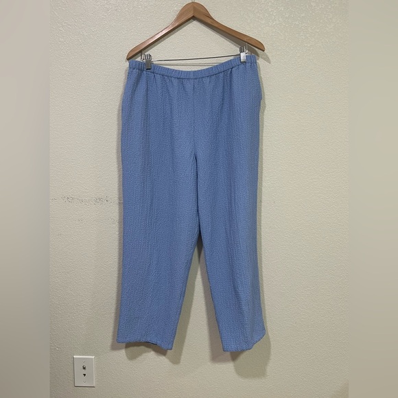 Orvis Pants - ORVIS Women's LP/ Seersucker Pants  elastic waist